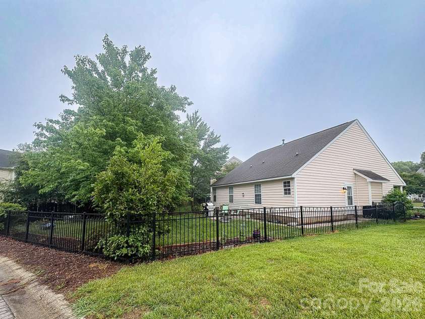 5702 Vine Court, Indian Trail, NC 28079.  MLS# CAR4384940, YatesRealty ID 28601. 