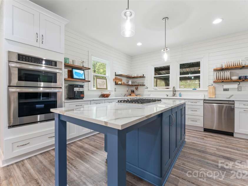 509 Oak Street, Lincolnton, NC 28092.  MLS# CAR4261589, YatesRealty ID 28602. 