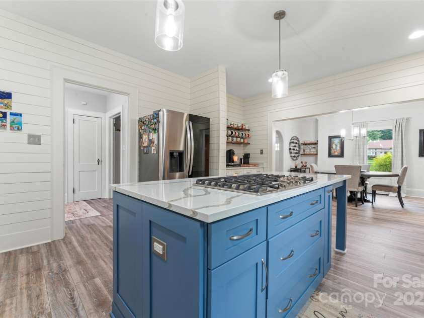 509 Oak Street, Lincolnton, NC 28092.  MLS# CAR4261589, YatesRealty ID 28602. 