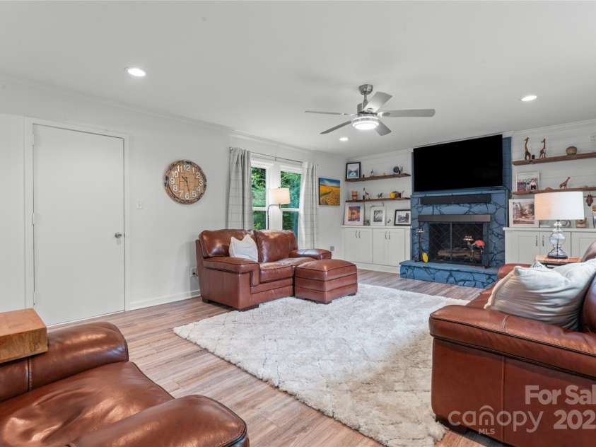 509 Oak Street, Lincolnton, NC 28092.  MLS# CAR4261589, YatesRealty ID 28602. 