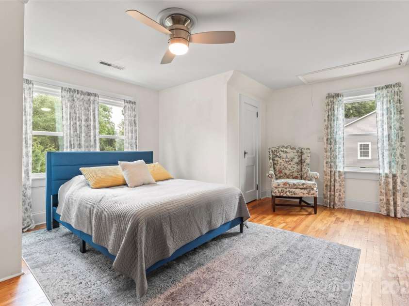 509 Oak Street, Lincolnton, NC 28092.  MLS# CAR4261589, YatesRealty ID 28602. 