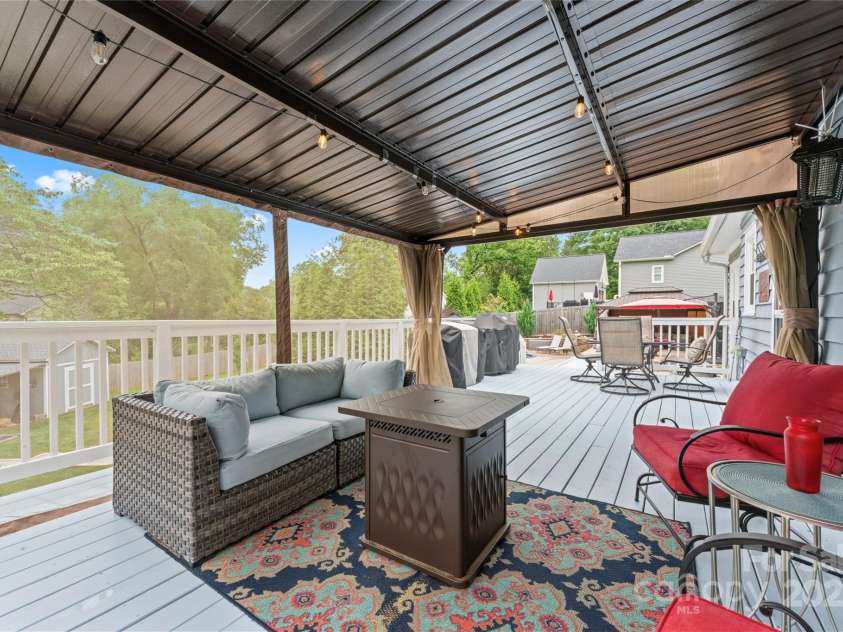 509 Oak Street, Lincolnton, NC 28092.  MLS# CAR4261589, YatesRealty ID 28602. 