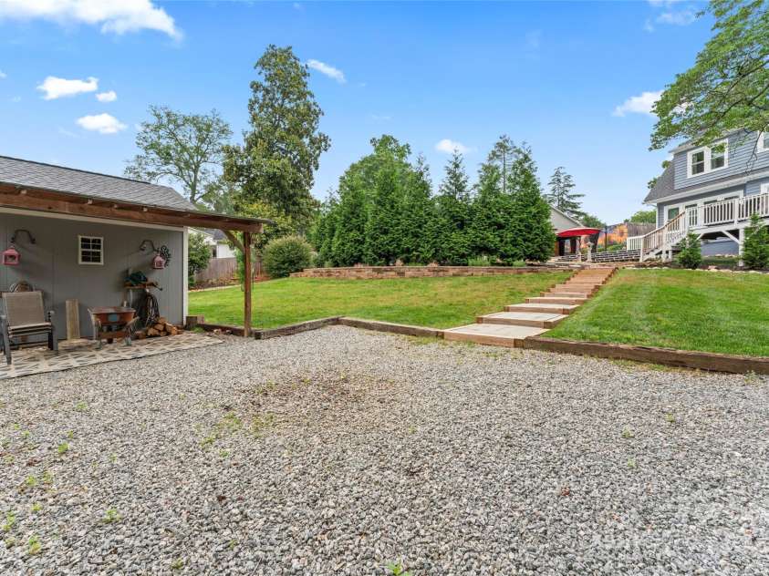 509 Oak Street, Lincolnton, NC 28092.  MLS# CAR4261589, YatesRealty ID 28602. 