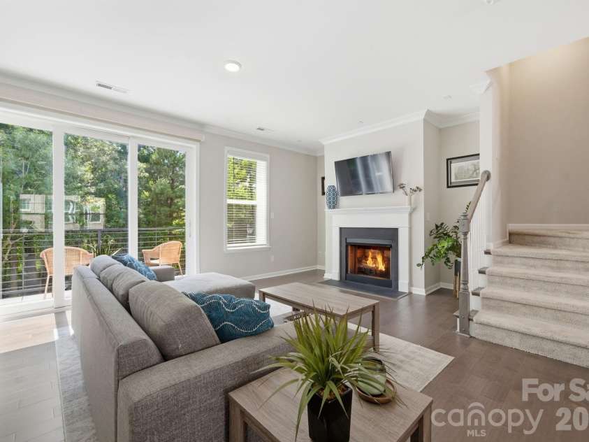 507 Upper Stone Circle, Charlotte, NC 28211.  MLS# CAR4387070, YatesRealty ID 28603. 