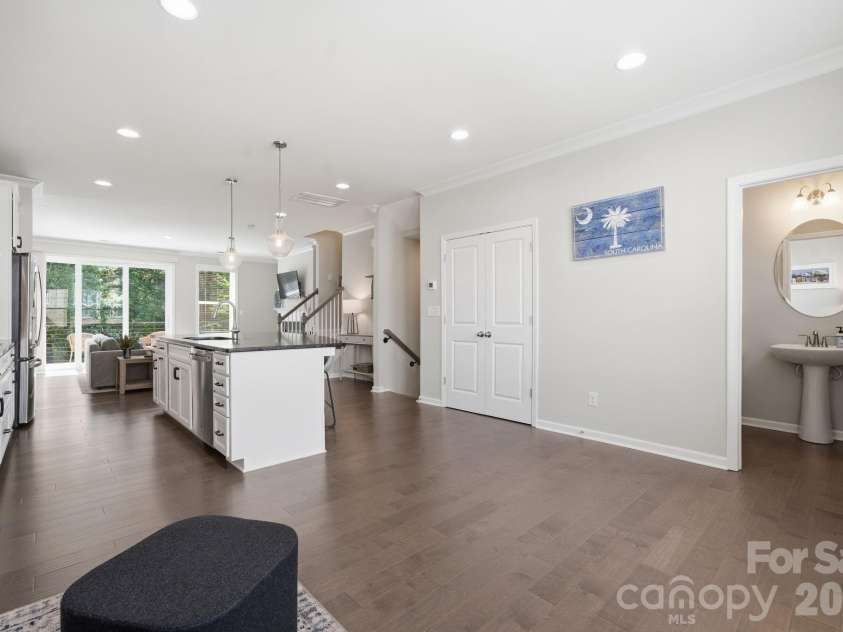 507 Upper Stone Circle, Charlotte, NC 28211.  MLS# CAR4387070, YatesRealty ID 28603. 