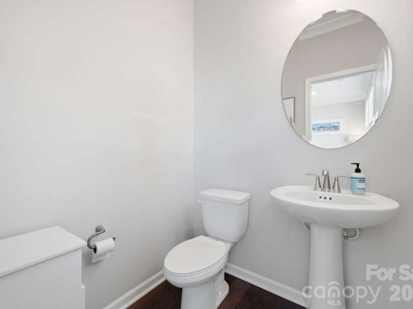 507 Upper Stone Circle, Charlotte, NC 28211.  MLS# CAR4387070, YatesRealty ID 28603. 