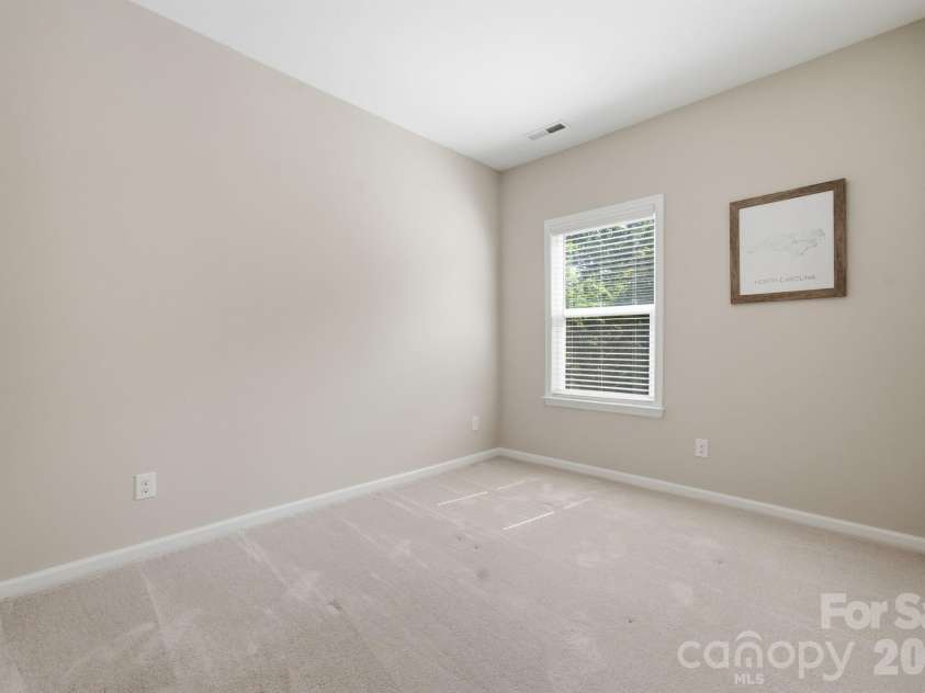 507 Upper Stone Circle, Charlotte, NC 28211.  MLS# CAR4387070, YatesRealty ID 28603. 