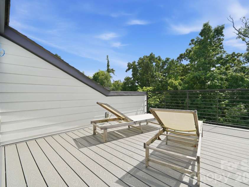 507 Upper Stone Circle, Charlotte, NC 28211.  MLS# CAR4387070, YatesRealty ID 28603. 