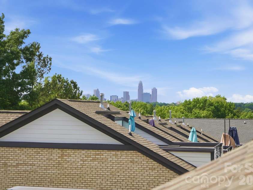 507 Upper Stone Circle, Charlotte, NC 28211.  MLS# CAR4387070, YatesRealty ID 28603. 