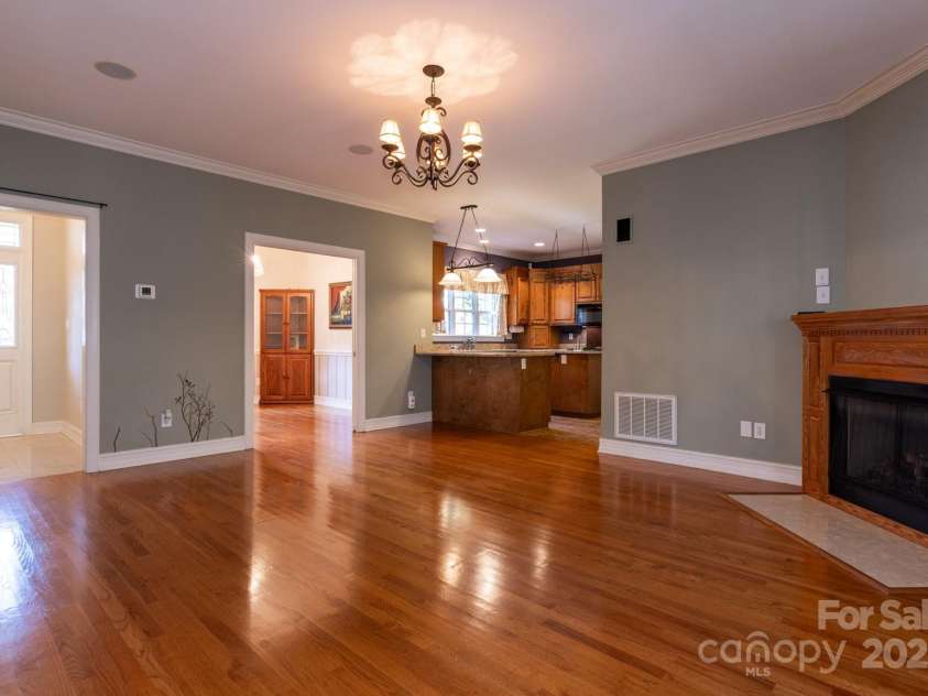 2101 Congress Court, Kannapolis, NC 28083.  MLS# CAR4254468, YatesRealty ID 28604. 