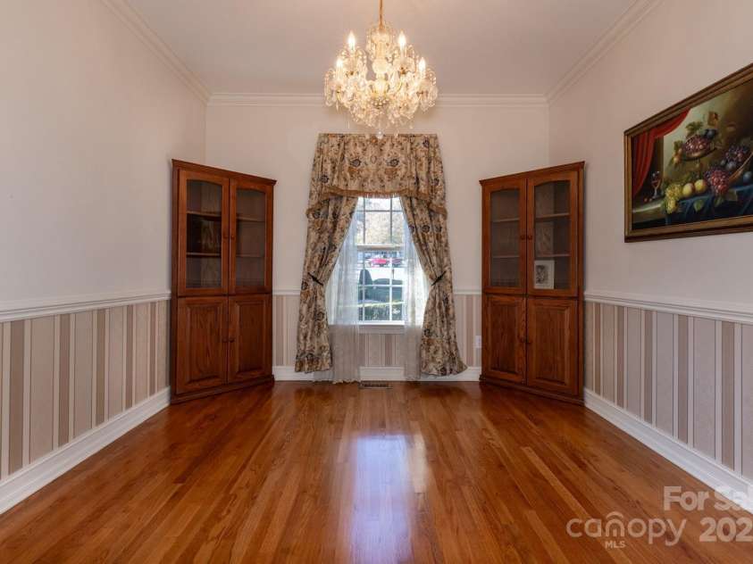 2101 Congress Court, Kannapolis, NC 28083.  MLS# CAR4254468, YatesRealty ID 28604. 