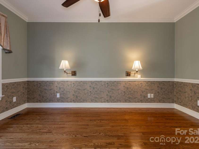 2101 Congress Court, Kannapolis, NC 28083.  MLS# CAR4254468, YatesRealty ID 28604. 