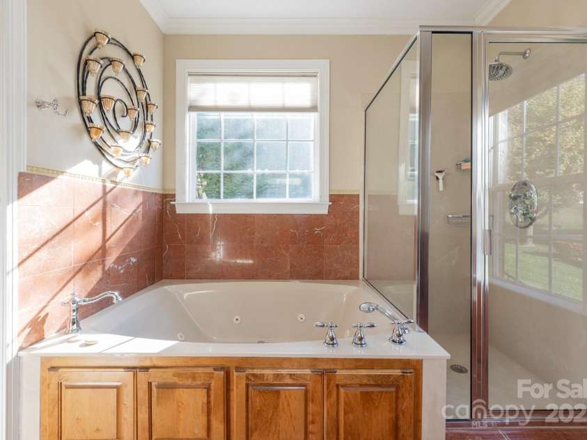 2101 Congress Court, Kannapolis, NC 28083.  MLS# CAR4254468, YatesRealty ID 28604. 