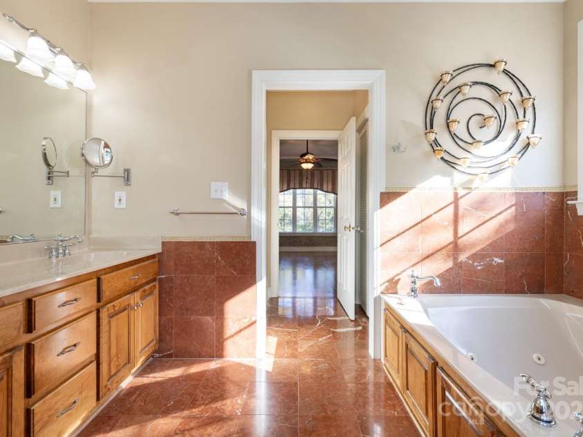 2101 Congress Court, Kannapolis, NC 28083.  MLS# CAR4254468, YatesRealty ID 28604. 