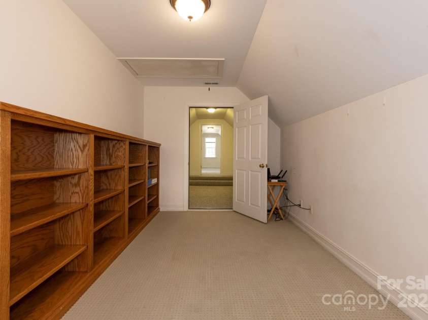 2101 Congress Court, Kannapolis, NC 28083.  MLS# CAR4254468, YatesRealty ID 28604. 