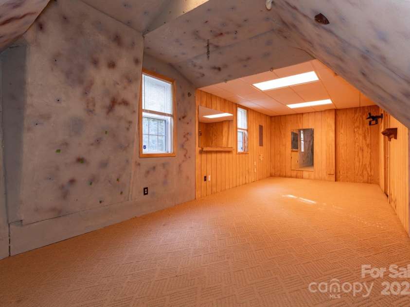 2101 Congress Court, Kannapolis, NC 28083.  MLS# CAR4254468, YatesRealty ID 28604. 