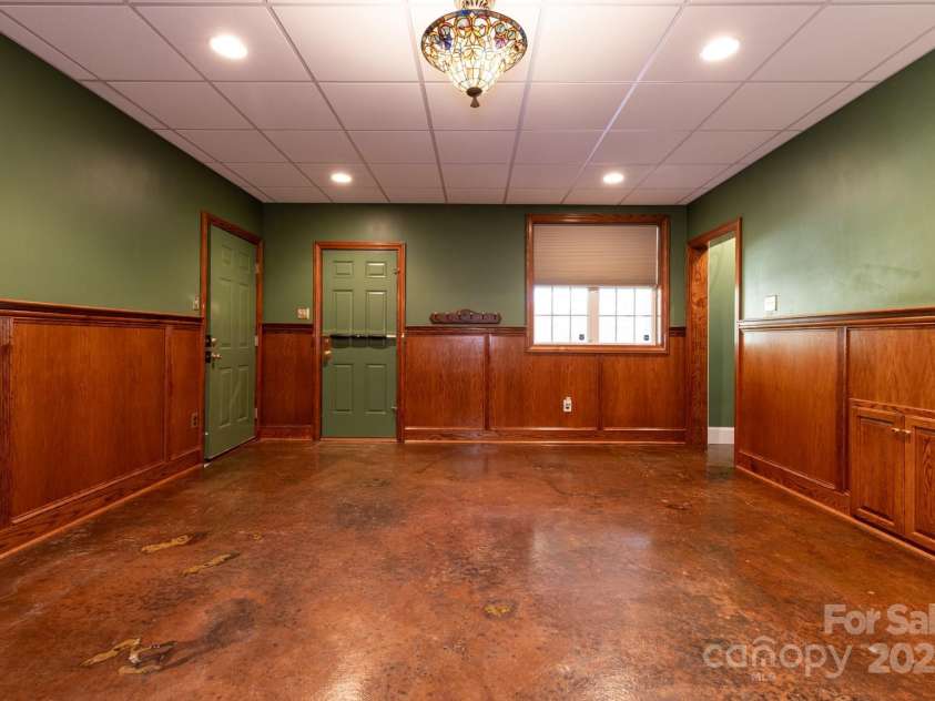 2101 Congress Court, Kannapolis, NC 28083.  MLS# CAR4254468, YatesRealty ID 28604. 