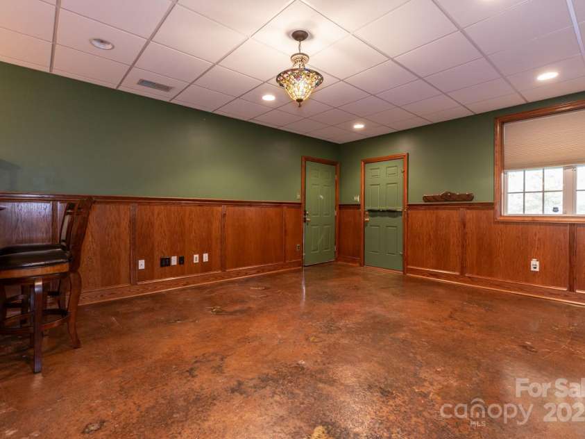 2101 Congress Court, Kannapolis, NC 28083.  MLS# CAR4254468, YatesRealty ID 28604. 