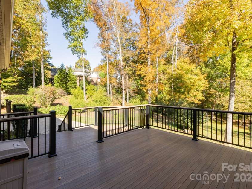 2101 Congress Court, Kannapolis, NC 28083.  MLS# CAR4254468, YatesRealty ID 28604. 