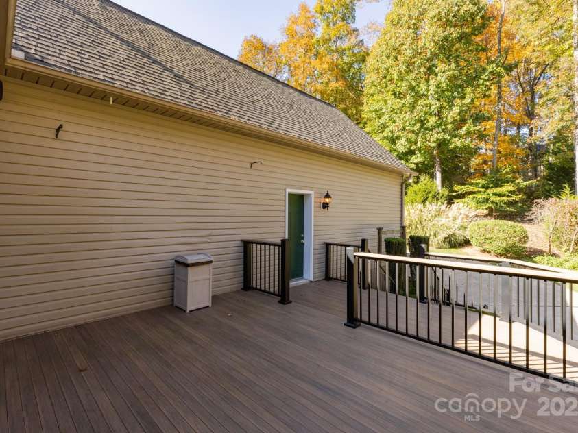 2101 Congress Court, Kannapolis, NC 28083.  MLS# CAR4254468, YatesRealty ID 28604. 