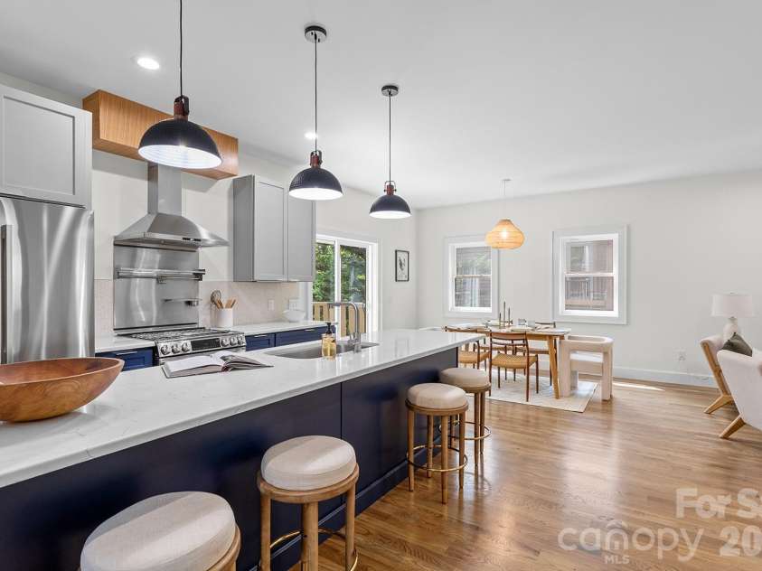 121 Laurel Loop, Asheville, NC 28806.  MLS# CAR4387340, YatesRealty ID 28606. 