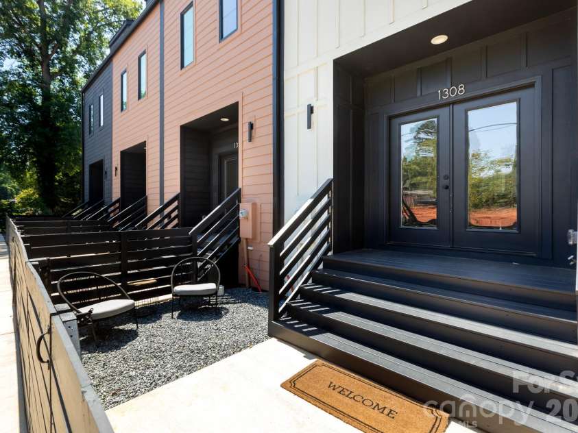 1308 Carolyn Drive, Charlotte, NC 28205.  MLS# CAR4356979, YatesRealty ID 28607. 
