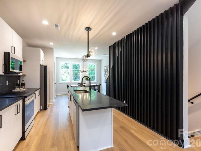 1308 Carolyn Drive, Charlotte, NC 28205.  MLS# CAR4356979, YatesRealty ID 28607. 