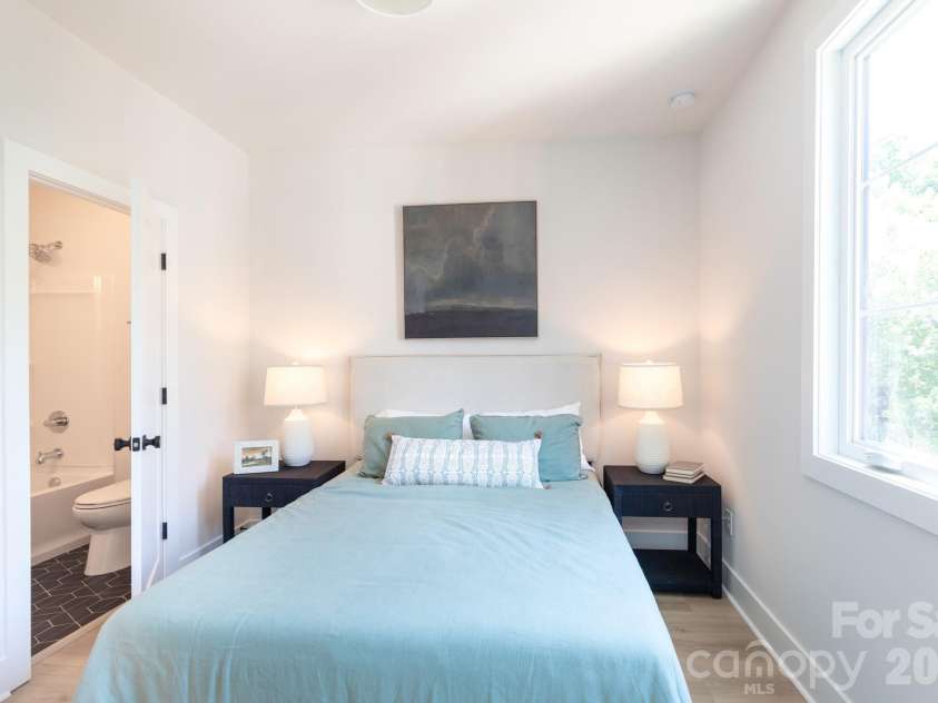 1308 Carolyn Drive, Charlotte, NC 28205.  MLS# CAR4356979, YatesRealty ID 28607. 