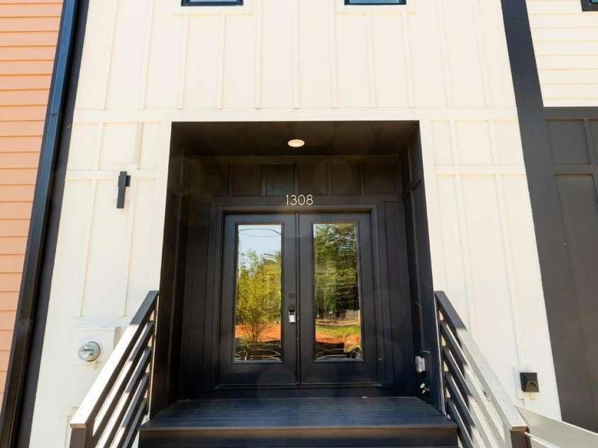 1308 Carolyn Drive, Charlotte, NC 28205.  MLS# CAR4356979, YatesRealty ID 28607. 
