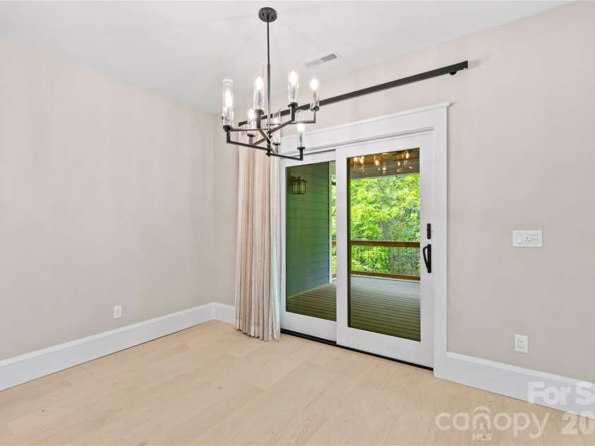 67 Starwood Valley Trail, Arden, NC 28704.  MLS# CAR4377338, YatesRealty ID 28608. Dining Area