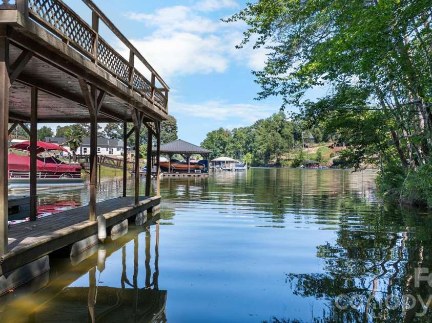 3910 6th Street, Hickory, NC 28601.  MLS# CAR4216822, YatesRealty ID 2861. 