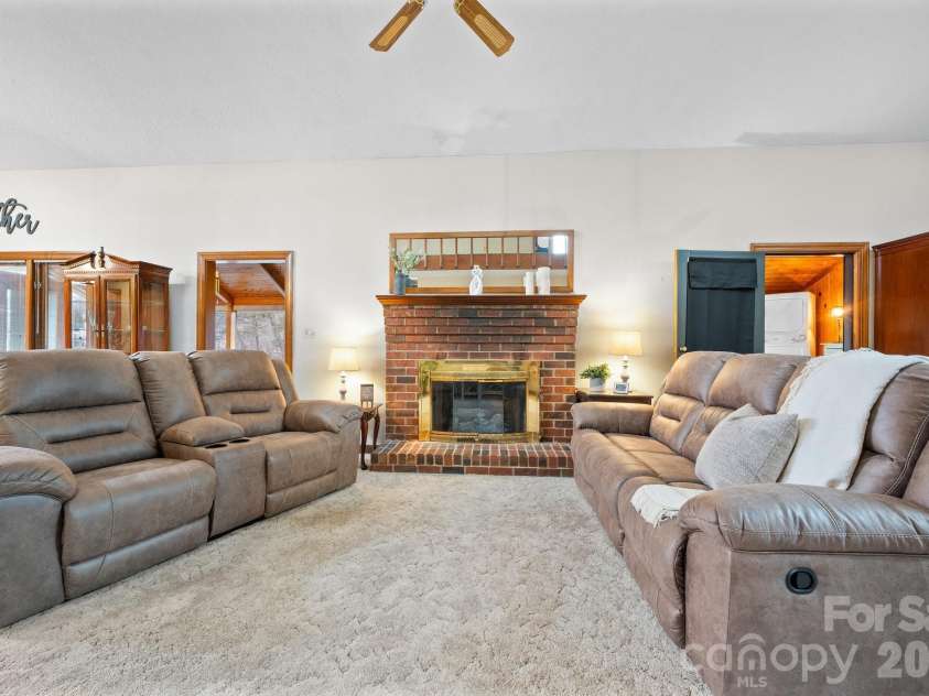 3910 6th Street, Hickory, NC 28601.  MLS# CAR4216822, YatesRealty ID 2861. 