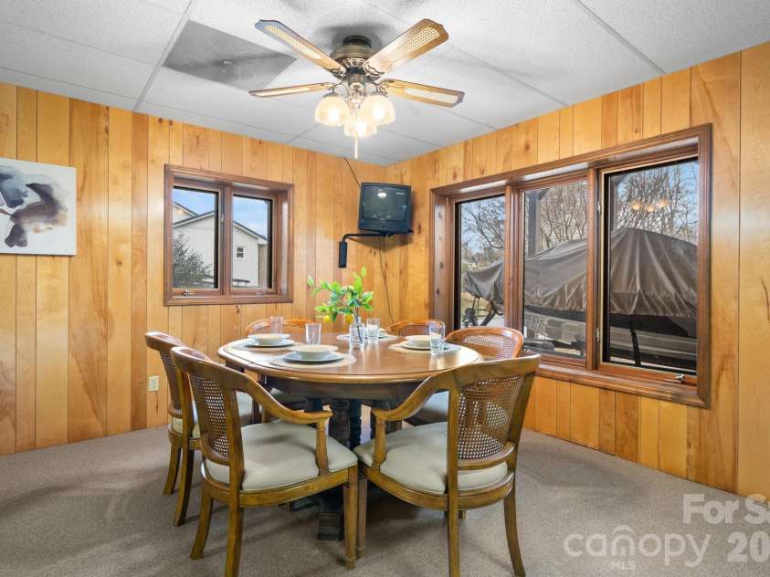 3910 6th Street, Hickory, NC 28601.  MLS# CAR4216822, YatesRealty ID 2861. Downstairs Living space