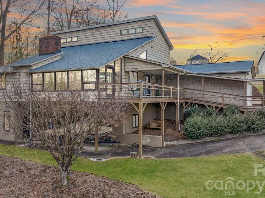 3910 6th Street, Hickory, NC 28601.  MLS# CAR4216822, YatesRealty ID 2861. Lakeside. Twilight virtual