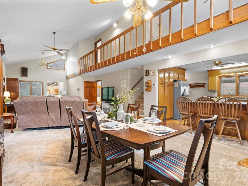 3910 6th Street, Hickory, NC 28601.  MLS# CAR4216822, YatesRealty ID 2861. Open living space