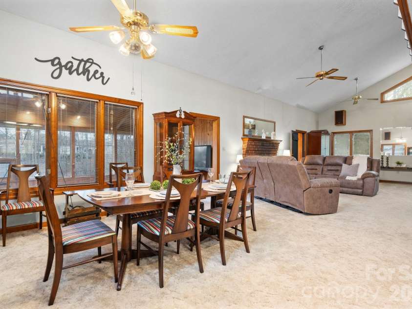 3910 6th Street, Hickory, NC 28601.  MLS# CAR4216822, YatesRealty ID 2861. Open living space