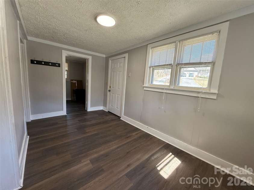 40 Little Knob Road, Asheville, NC 28803.  MLS# CAR4381380, YatesRealty ID 28612. 