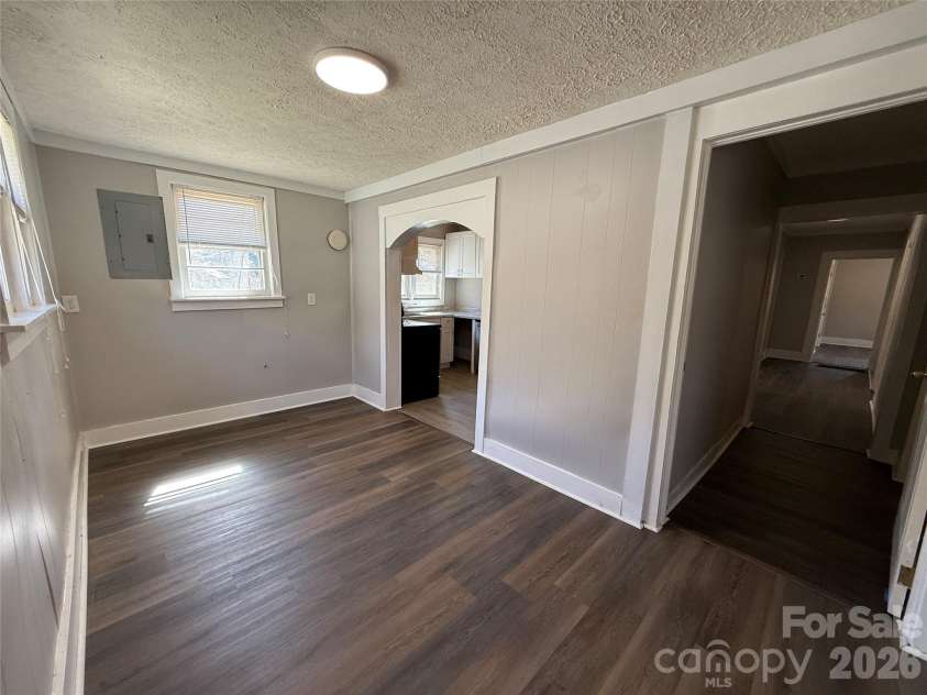 40 Little Knob Road, Asheville, NC 28803.  MLS# CAR4381380, YatesRealty ID 28612. 