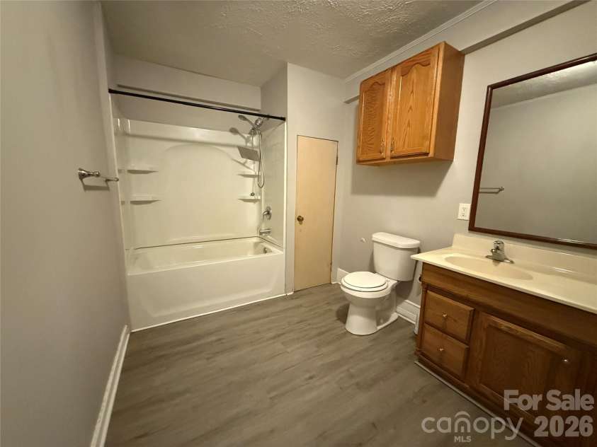 40 Little Knob Road, Asheville, NC 28803.  MLS# CAR4381380, YatesRealty ID 28612. 
