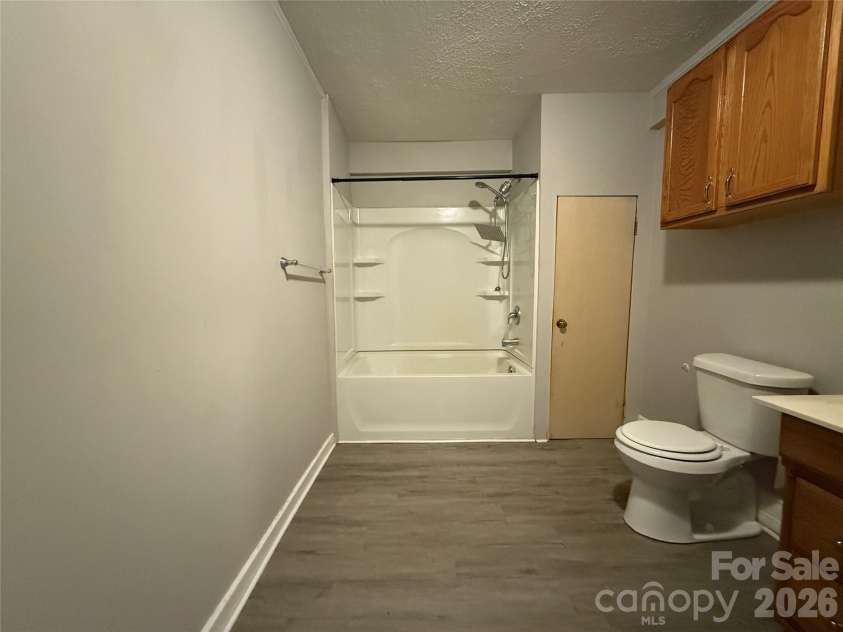40 Little Knob Road, Asheville, NC 28803.  MLS# CAR4381380, YatesRealty ID 28612. 
