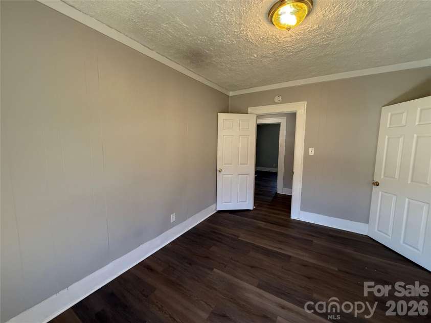 40 Little Knob Road, Asheville, NC 28803.  MLS# CAR4381380, YatesRealty ID 28612. 