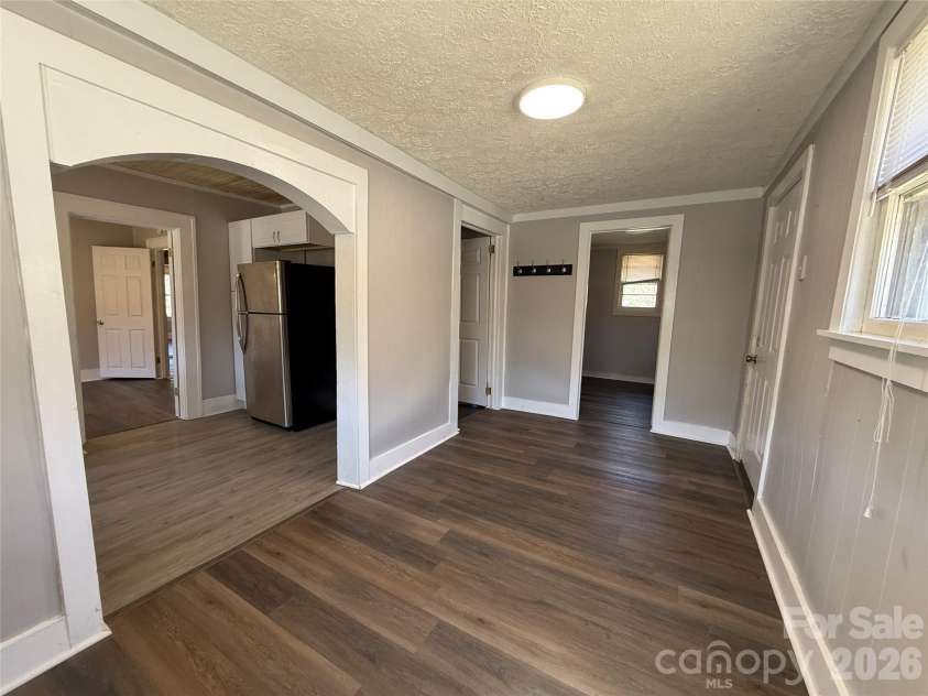40 Little Knob Road, Asheville, NC 28803.  MLS# CAR4381380, YatesRealty ID 28612. 