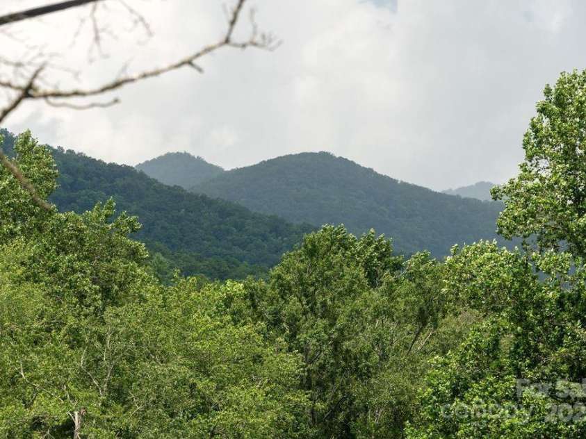 113 Fork Road, Black Mountain, NC 28711.  MLS# CAR4282428, YatesRealty ID 28613. 