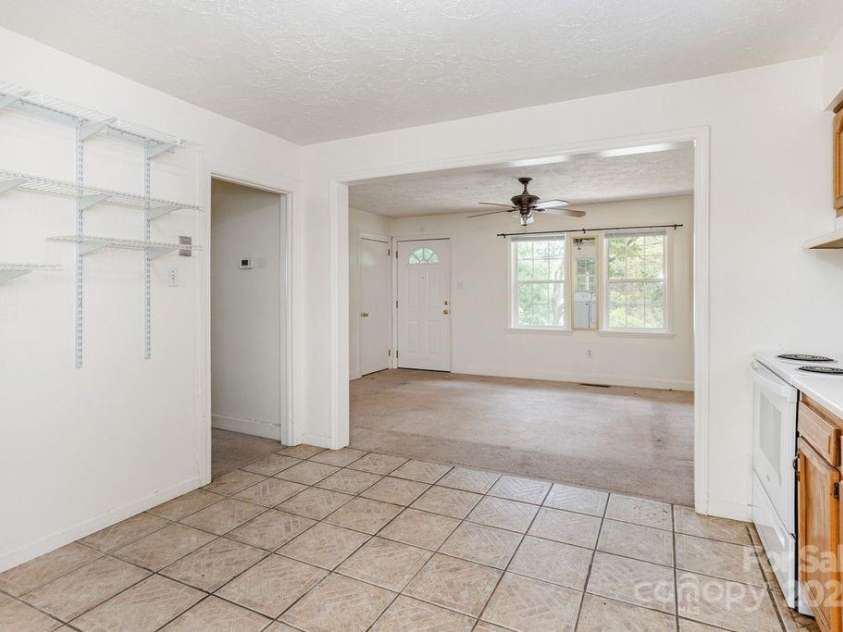 113 Fork Road, Black Mountain, NC 28711.  MLS# CAR4282428, YatesRealty ID 28613. 