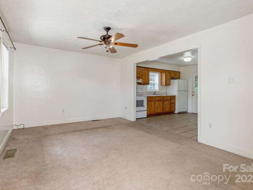 113 Fork Road, Black Mountain, NC 28711.  MLS# CAR4282428, YatesRealty ID 28613. 