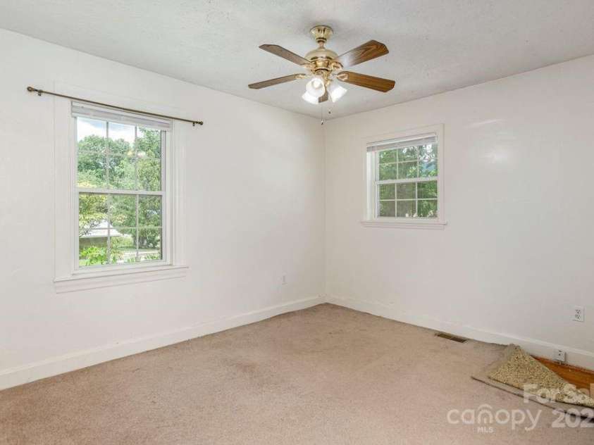 113 Fork Road, Black Mountain, NC 28711.  MLS# CAR4282428, YatesRealty ID 28613. 