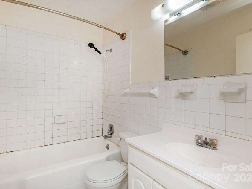 113 Fork Road, Black Mountain, NC 28711.  MLS# CAR4282428, YatesRealty ID 28613. 