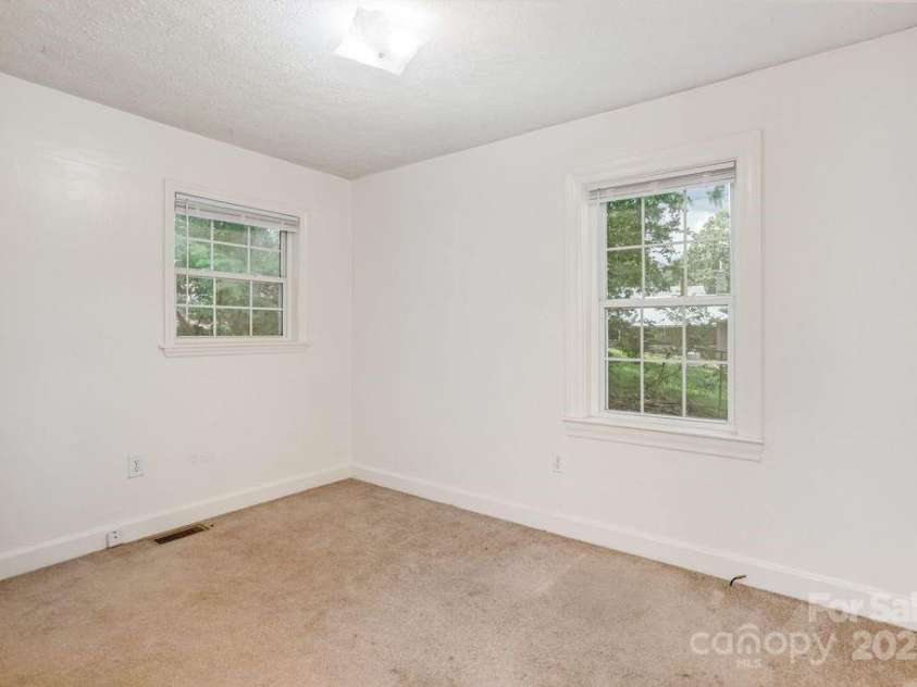 113 Fork Road, Black Mountain, NC 28711.  MLS# CAR4282428, YatesRealty ID 28613. 