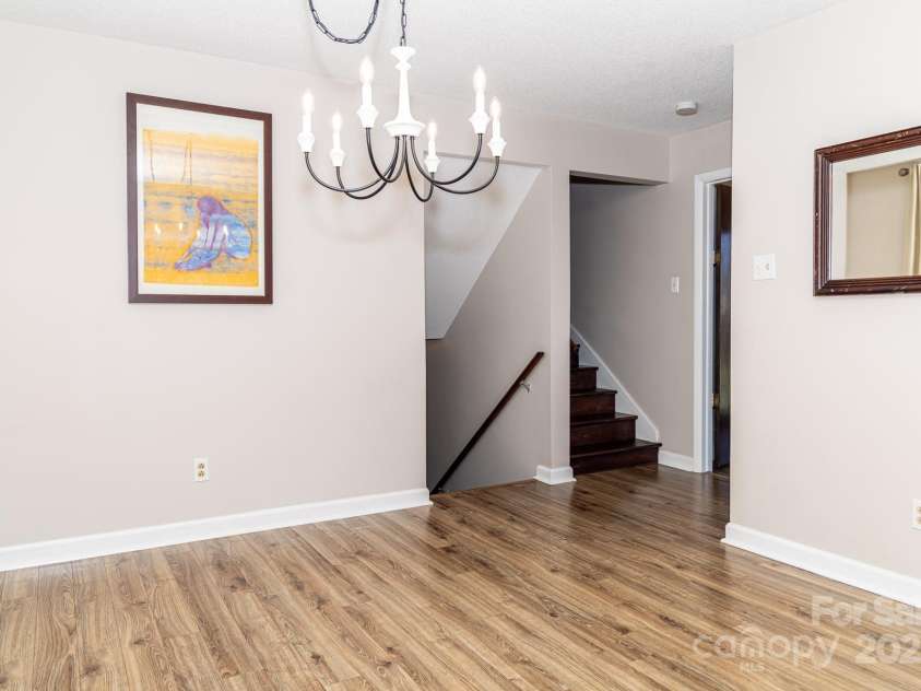 2650 31st Street Court, Hickory, NC 28601.  MLS# CAR4241492, YatesRealty ID 28614. 