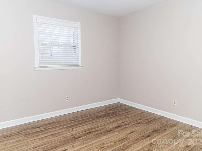 2650 31st Street Court, Hickory, NC 28601.  MLS# CAR4241492, YatesRealty ID 28614. Bedroom 3